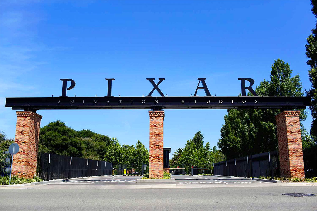 23-01-2018/Câu-chuyen-ve-linh-vat-cua-Pixar-Cay-den-ban-Luxo-Jr-1